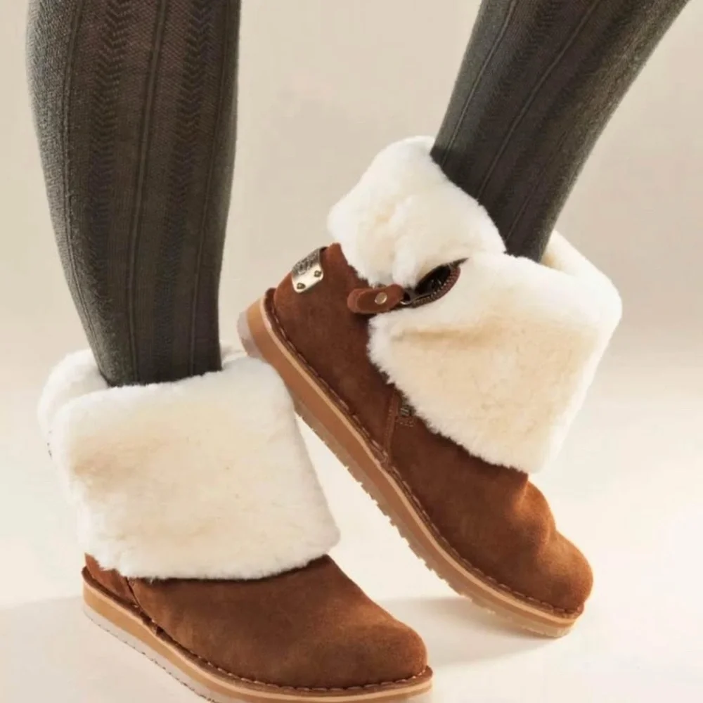 RJ’s Fuzzies Brown Trixie Leather Boots Sheepskin Lined Side Zip  Sz9 NEW!